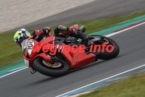 24 AJ1-1211-085